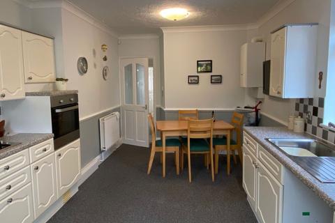 87 Greenview Drive, Northampton, NN2 7LE