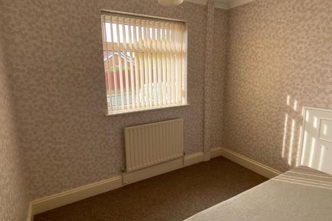 87 Greenview Drive, Northampton, NN2 7LE