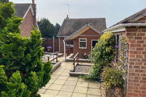 87 Greenview Drive, Northampton, NN2 7LE