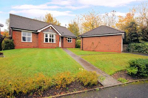 16 Avenbury Drive, Solihull, B91 2QZ