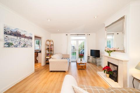 61 Openview, London, SW18 3PD