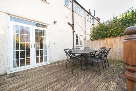 61 Openview, London, SW18 3PD