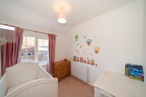 61 Openview, London, SW18 3PD