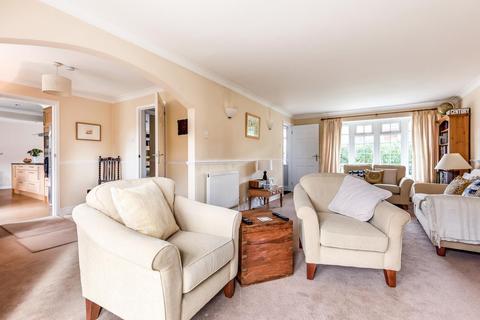 9 Brookside Avenue, Wraysbury, Staines, TW19 5HB