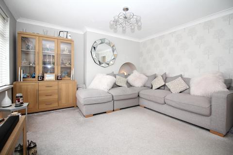 3 Pyms Road, Chelmsford, CM2 8PY
