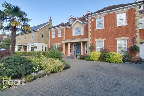 4 Hawkley Meade, Hockley, SS5 4QR