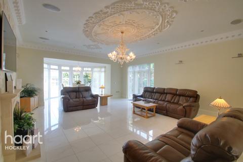4 Hawkley Meade, Hockley, SS5 4QR