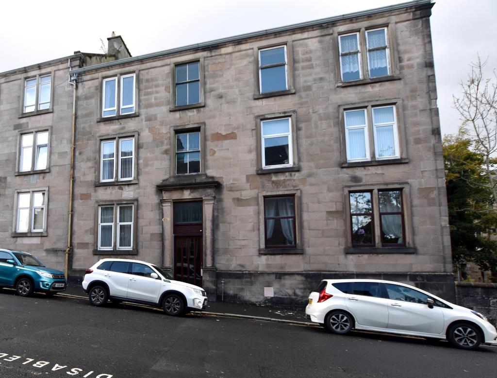 26 PATRICK STREET, GREENOCK 2 bed flat £85,000