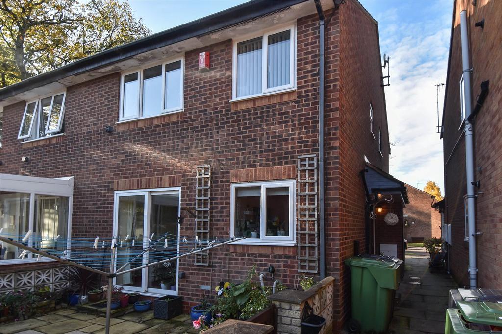 Oakhurst Drive, Bromsgrove, Worcestershire, B60 2 bed terraced house
