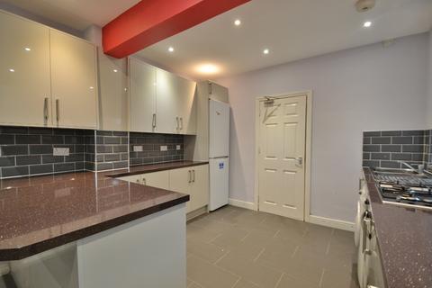 6 bedroom semi-detached house to rent - Portswood