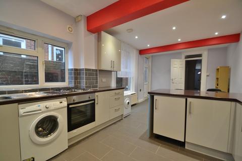 6 bedroom semi-detached house to rent, Portswood