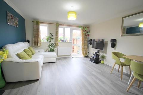 12 Argent Close, Egham, TW20 8XB