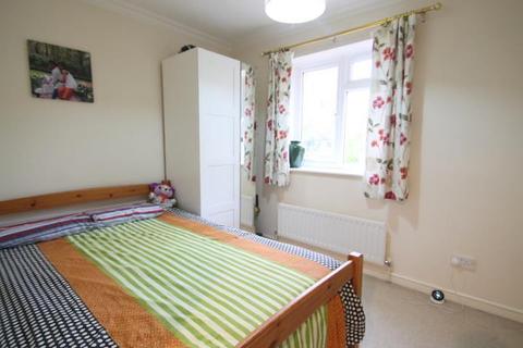 12 Argent Close, Egham, TW20 8XB