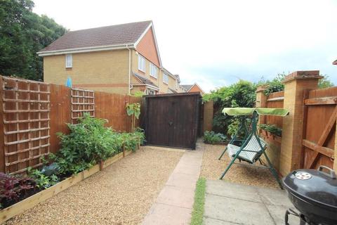 12 Argent Close, Egham, TW20 8XB