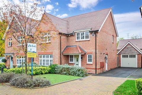5 Hilton Close, Halling, Rochester, ME2 1GB