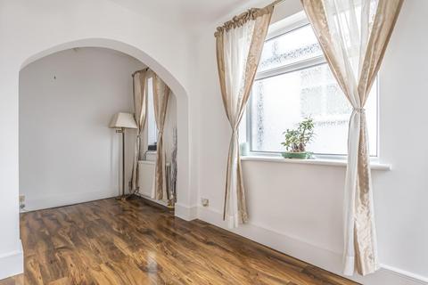 33 Horn Park Lane, London, SE12 8UX