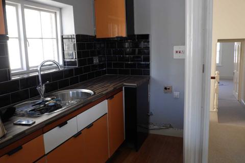 2 bedroom flat to rent - Cambridge Road, Southend On Sea