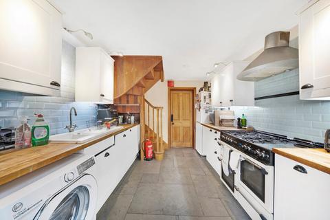 3 bedroom maisonette to rent, Tollington Road, Islington, London