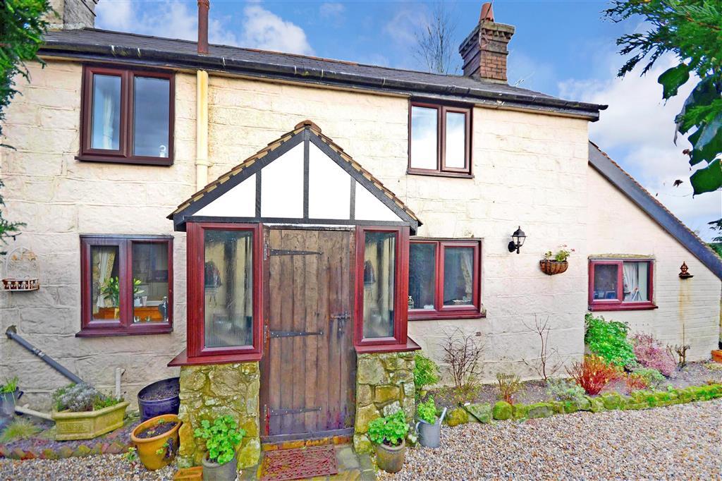 Queens Road, Crowborough, East Sussex 2 bed semidetached house £340,000