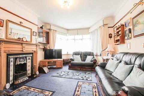 12 Lynton Avenue, London, N12 9JH