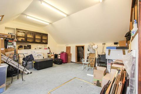 12 Lynton Avenue, London, N12 9JH