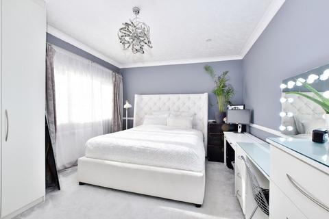 2 bedroom apartment for sale, Bathurst Walk, Richings Park SL0
