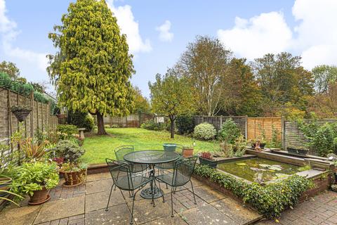 2 Brambles Park, Bramley, Guildford, GU5 0BA