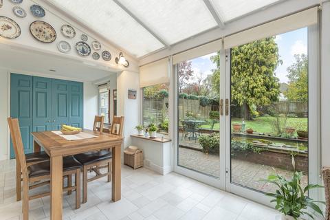 2 Brambles Park, Bramley, Guildford, GU5 0BA