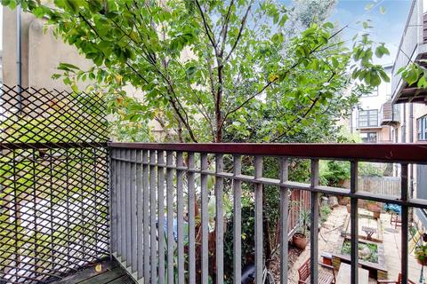 5b Reading Lane, London, E8 1DS