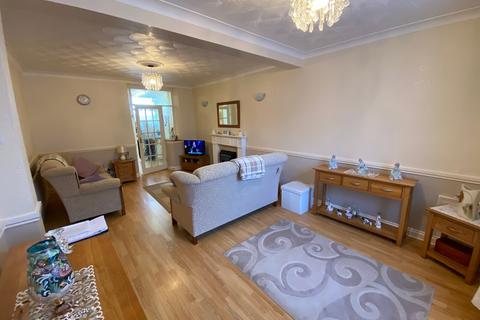 10 Fern Terrace, Tonypandy, CF40 2AL
