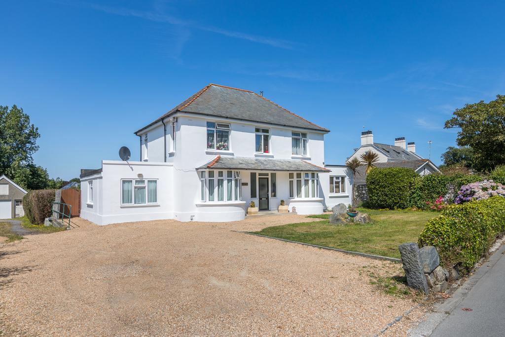 Les Rocques Barrees Road, Vale, Guernsey 5 bed detached house