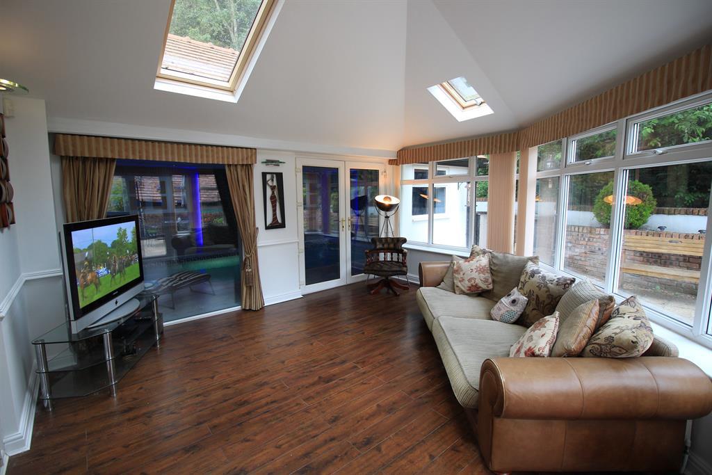 Third reception/garden room