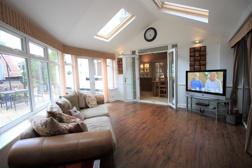 Third reception/garden room