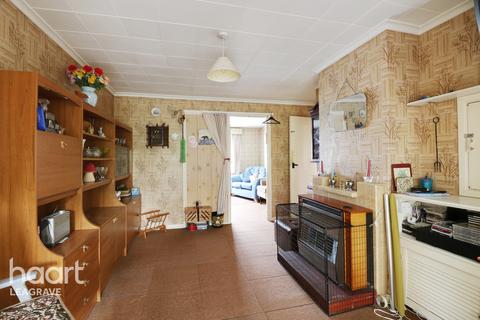 1 Cranbrook Drive, Luton, LU3 3EN