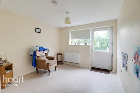 1 Cranbrook Drive, Luton, LU3 3EN
