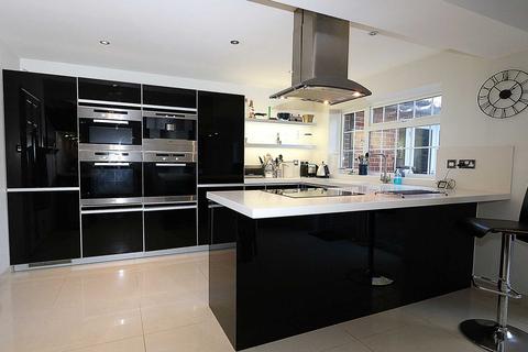 The Birches Beckfords, Upper Basildon, Reading, RG8 8PB