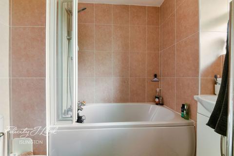 83 Papworth Gardens, London, N7 8QP