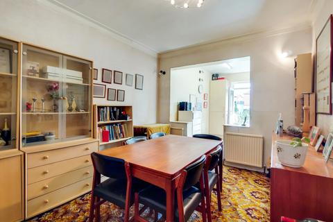33 Meadow Way, Wembley, HA9 7LB