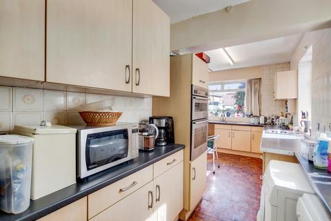 33 Meadow Way, Wembley, HA9 7LB