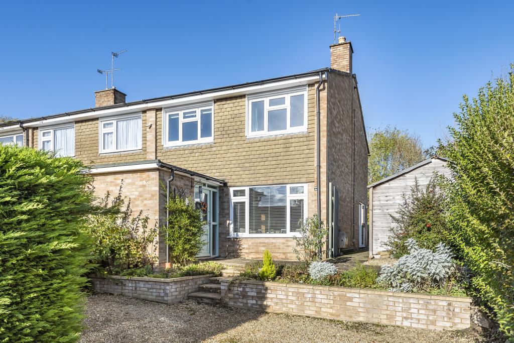 North Leigh, Witney, OX29 3 bed semidetached house £315,000