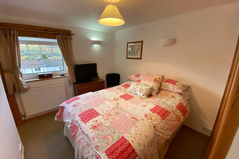12 Cambrian Terrace, Tonypandy, CF40 2HN