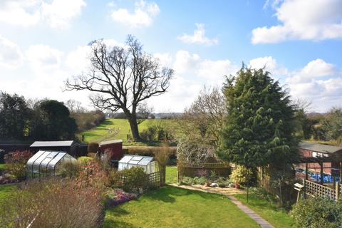 20 Cheyne Walk, Chesham, HP5 1AY