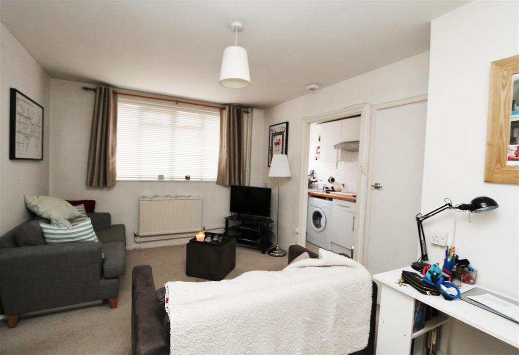 Harwood Court, Upper Richmond Road... 1 bed apartment £1,350 pcm (£