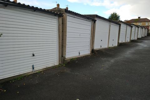 Garage to rent, St Johns Road, Frome BA11