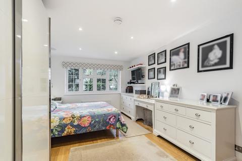 16 Malcolm Drive, Surbiton, KT6 6QS