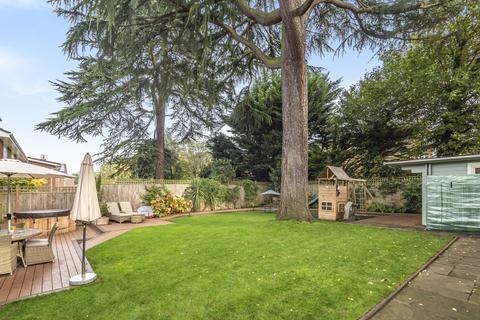 16 Malcolm Drive, Surbiton, KT6 6QS