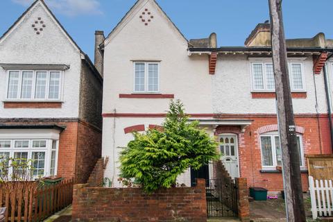 12 Lodge Road, Wallington, SM6 0UA
