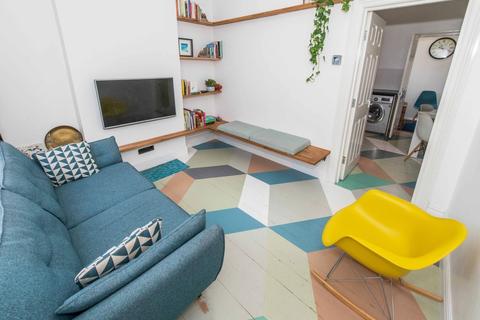 12 Lodge Road, Wallington, SM6 0UA