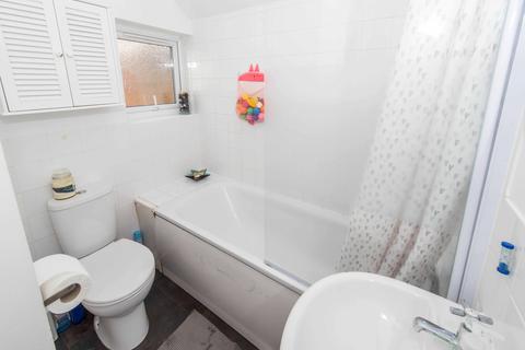 12 Lodge Road, Wallington, SM6 0UA