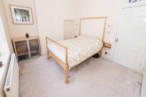 12 Lodge Road, Wallington, SM6 0UA